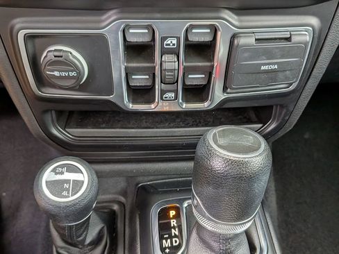 Used 2023 Jeep Wrangler Unlimited Sport AWD/4WD image 20