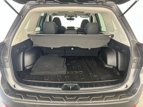 Used 2021 Subaru Forester Premium AWD/4WD image 25