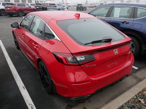 Used 2024 Honda Civic Sport Touring image 5