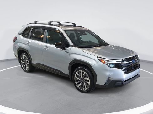 Certified 2025 Subaru Forester Touring AWD/4WD image 3
