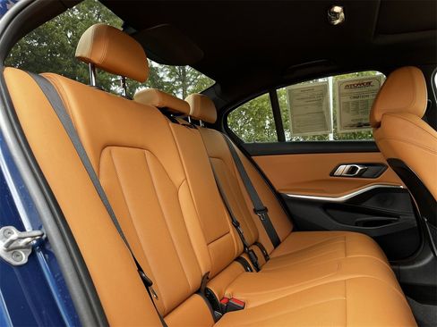 Used 2023 BMW 330i Sedan w/ Premium Package image 27