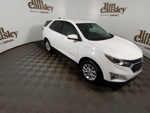 Used 2019 Chevrolet Equinox LT image 2