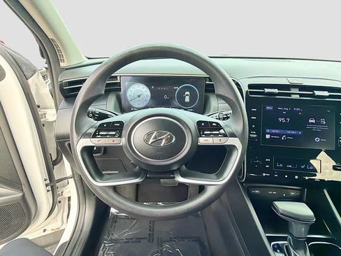 Certified 2024 Hyundai Tucson SEL FWD image 11