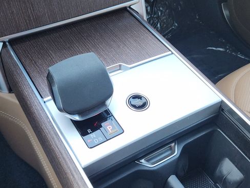 Certified 2024 Land Rover Range Rover SE image 20