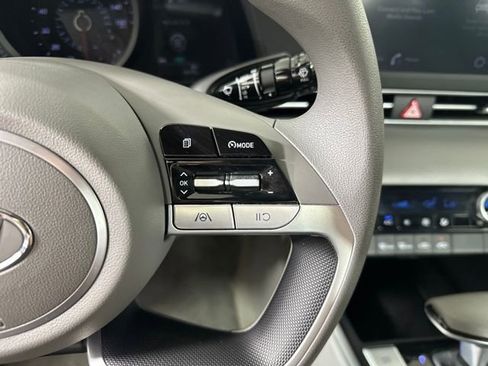 Used 2023 Hyundai Elantra SEL image 16