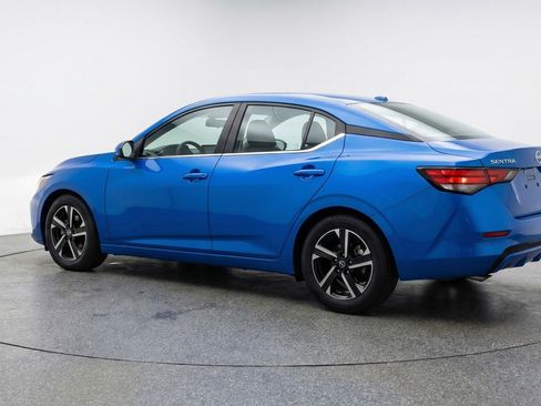 Used 2025 Nissan Sentra SV FWD image 6