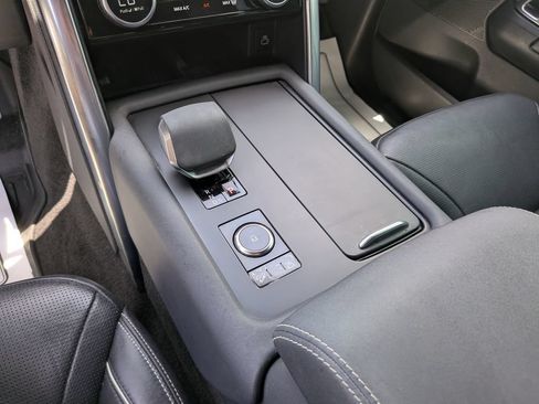 Used 2021 Land Rover Discovery S R-Dynamic AWD/4WD image 30