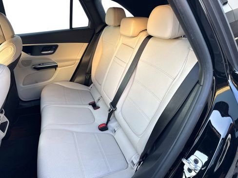 Used 2024 Mercedes-Benz GLC 300 4MATIC image 14