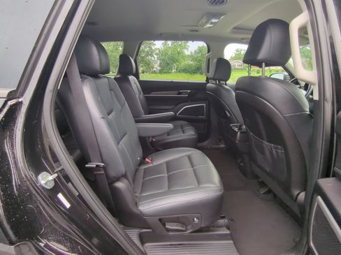 Used 2022 Kia Telluride EX w/ EX Premium Package AWD/4WD image 12