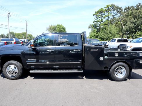 Used 2019 Chevrolet Silverado 3500 LTZ w/ Duramax Plus Package image 5