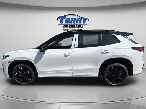 New 2026 Volkswagen Tiguan SE R-Line FWD image 2