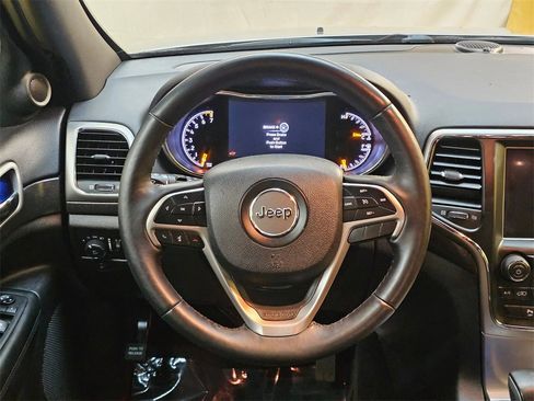 Used 2018 Jeep Grand Cherokee Altitude image 20