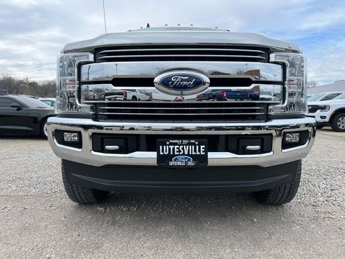 Used 2019 Ford F350 Lariat w/ Chrome Package image 3