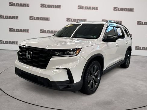 Certified 2023 Honda Pilot Sport image 1