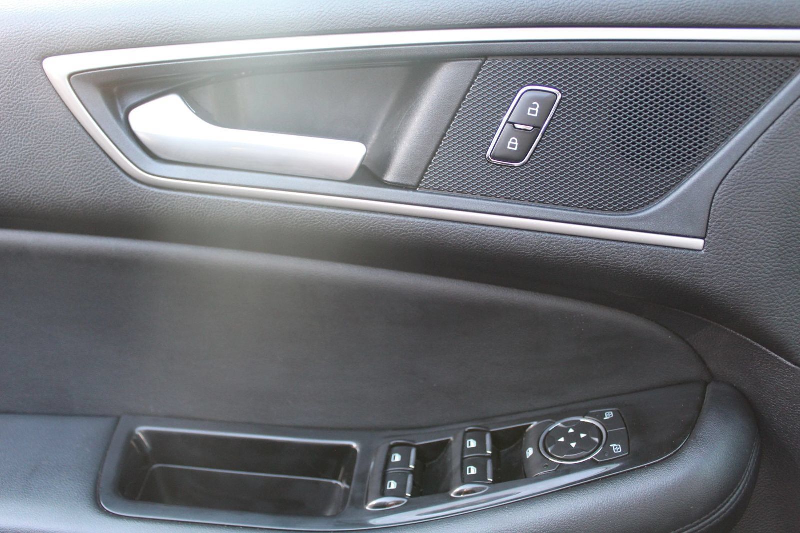 Used 2020 Ford Edge SEL AWD/4WD image 24