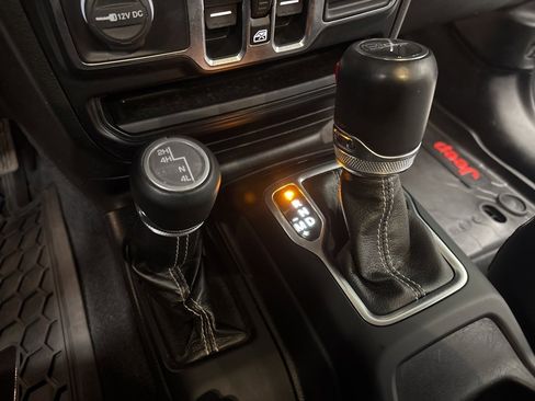 Used 2022 Jeep Gladiator Overland w/ Popular Equipment Package image 19