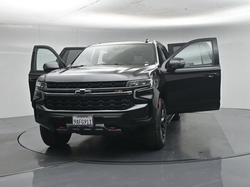 Used 2022 Chevrolet Tahoe Z71 w/ Luxury Package AWD/4WD image 38