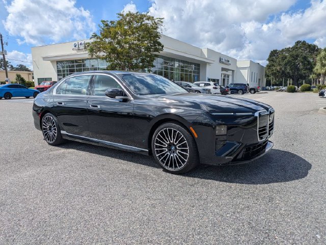 New 2027 BMW 740i RWD image 2