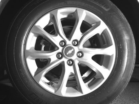 Used 2021 Chevrolet Equinox LS FWD image 14