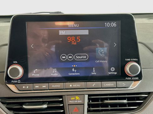 Used 2025 Nissan Altima 2.5 SR FWD image 19