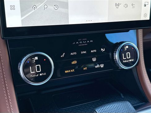 Used 2021 Jaguar F-PACE SVR image 16