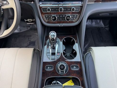 Used 2023 Bentley Bentayga AWD/4WD image 16