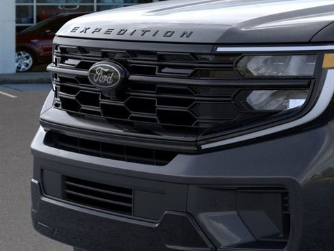 New 2026 Ford Expedition Platinum w/ Stealth Appearance Package AWD/4WD image 17