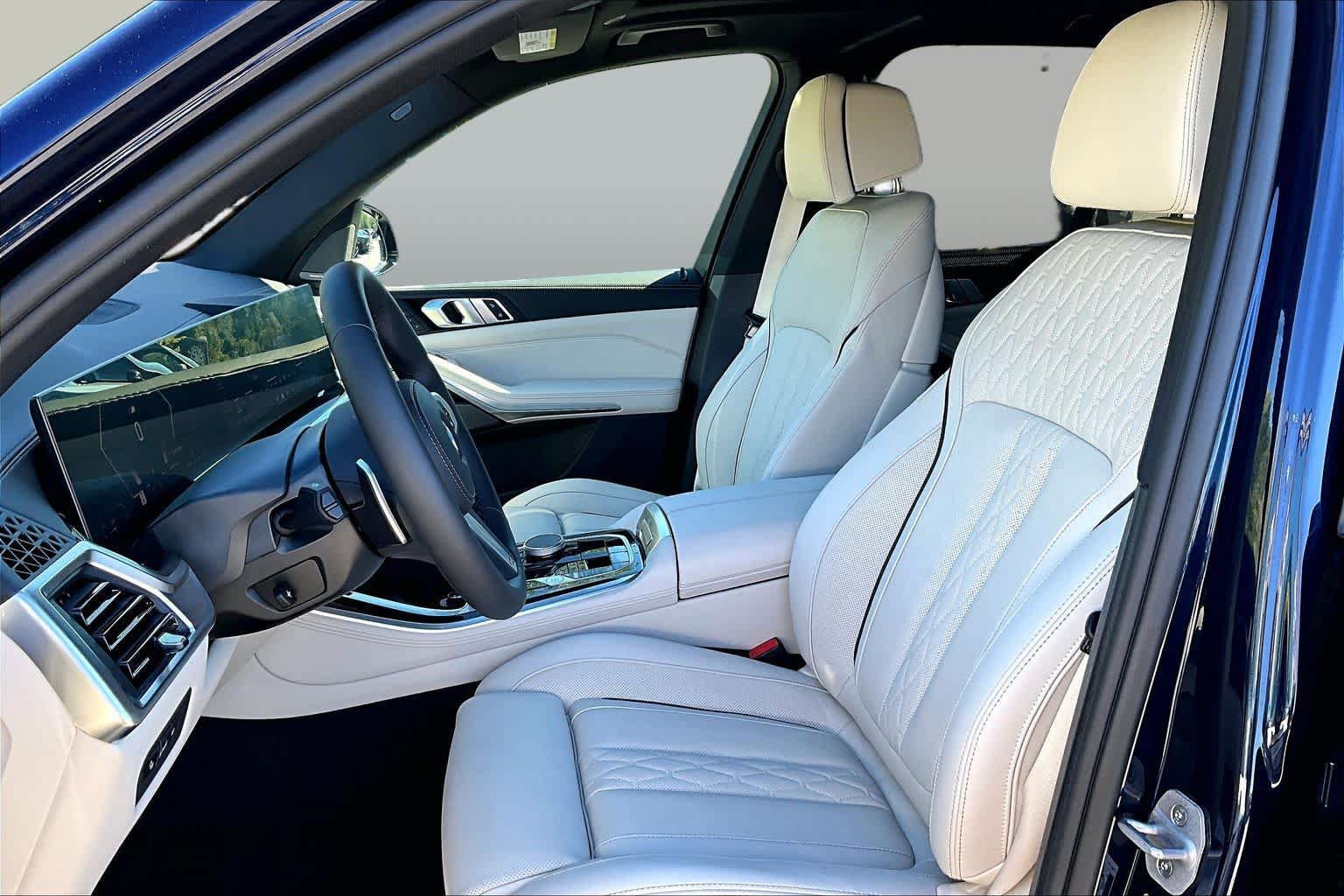 Used 2026 BMW X5 xDrive40i w/ M Sport Package AWD/4WD image 7