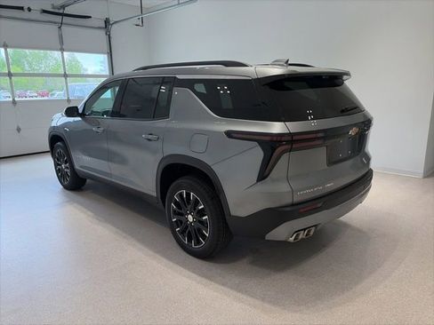 New 2026 Chevrolet Traverse LT w/ Sun and Wheel Package AWD/4WD image 4