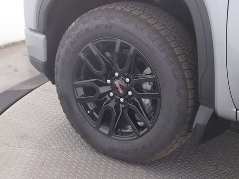 Used 2025 GMC Sierra 1500 Elevation w/ Preferred Package AWD/4WD image 13