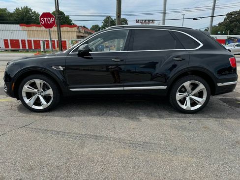 Used 2017 Bentley Bentayga AWD/4WD image 2