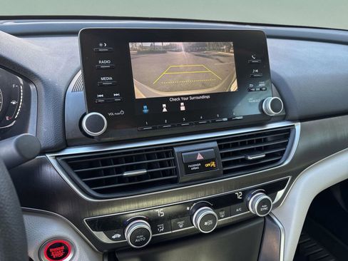 Used 2018 Honda Accord LX image 28