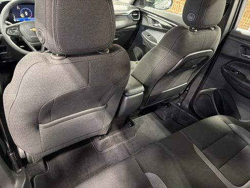 Used 2024 Chevrolet TrailBlazer LS image 31