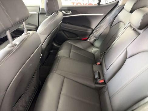 Used 2025 Genesis G70 2.5T AWD/4WD image 22