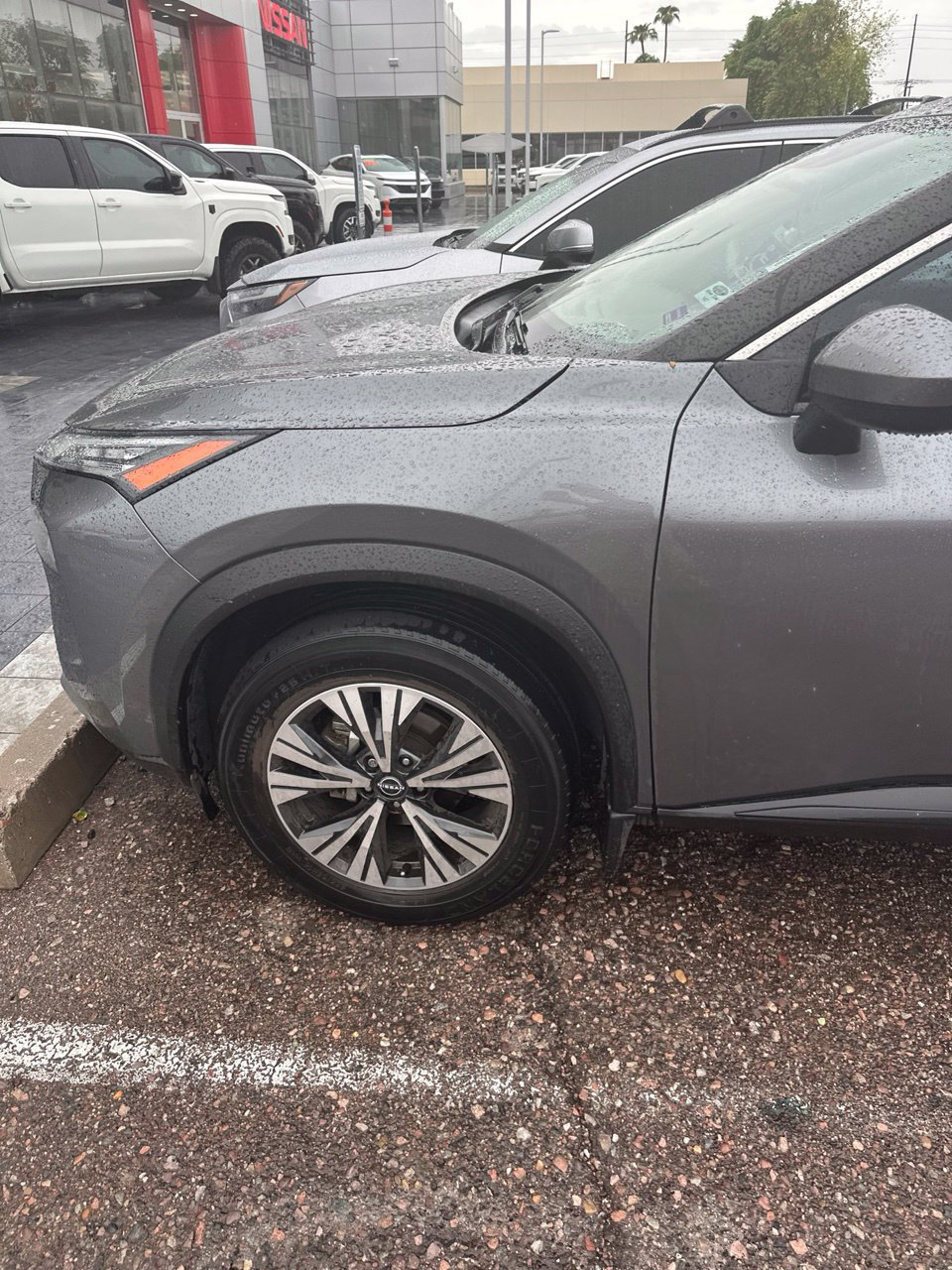 Used 2023 Nissan Rogue SV FWD image 4
