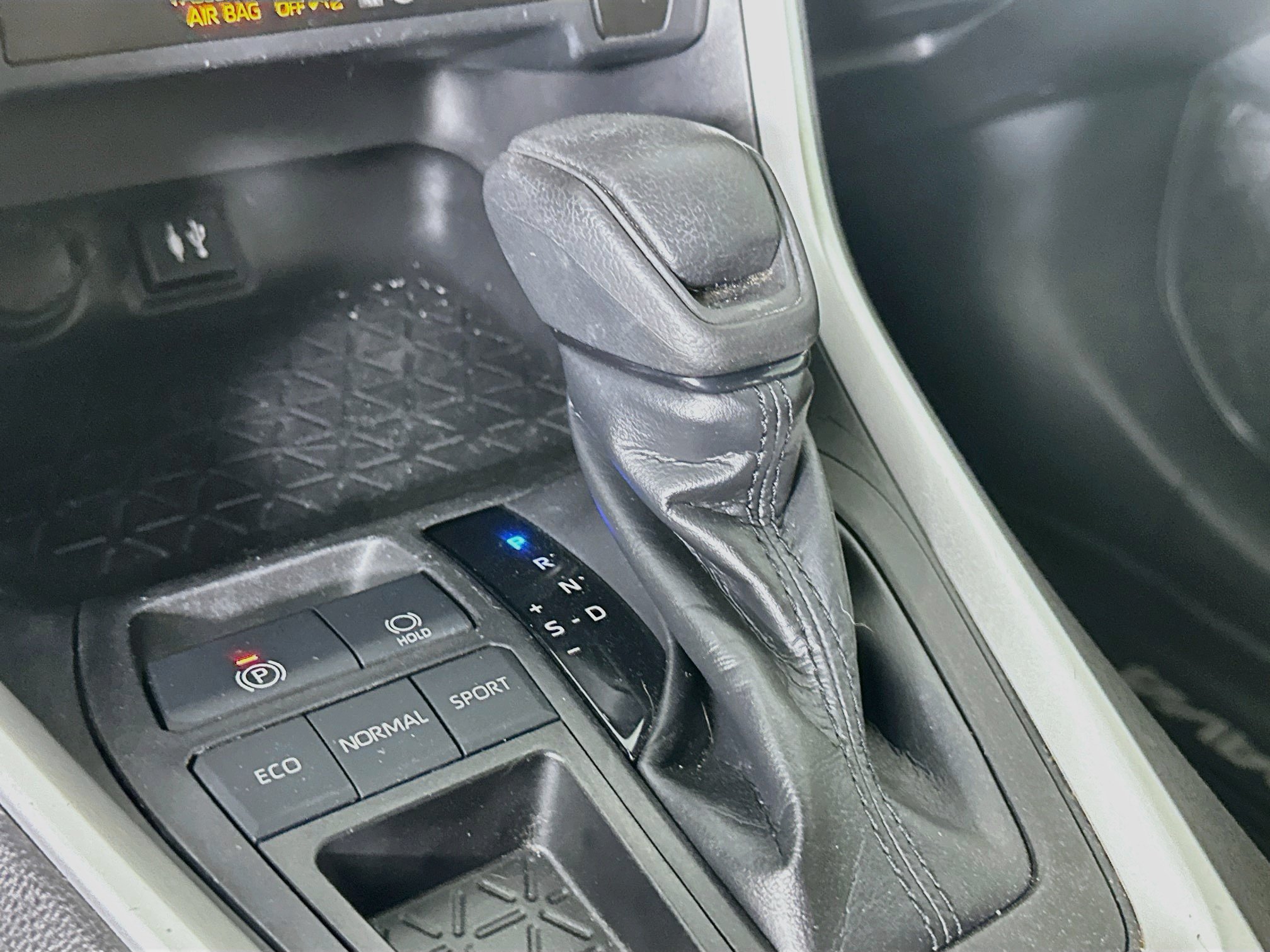 Used 2019 Toyota RAV4 XLE FWD image 25