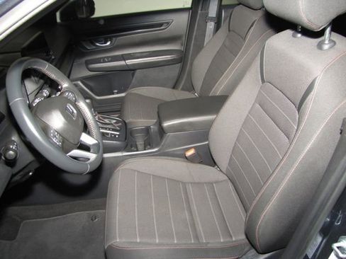 Certified 2025 Honda CR-V Sport image 9