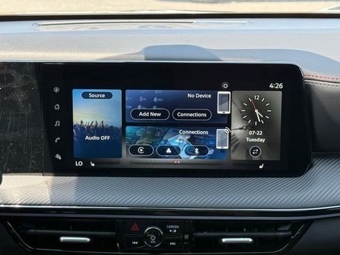 New 2025 Nissan Kicks SR w/ SR Premium Package image 24