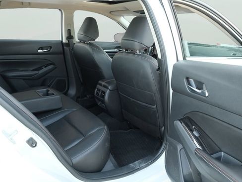 Used 2023 Nissan Altima 2.0 SR FWD image 31