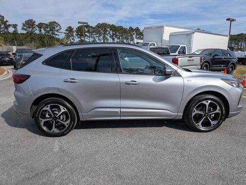 Certified 2023 Ford Escape ST-Line Select w/ Tech Pack #1 image 4