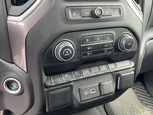 Used 2023 Chevrolet Silverado 1500 Custom RWD image 16