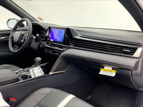 New 2026 Toyota Camry Hybrid image 6