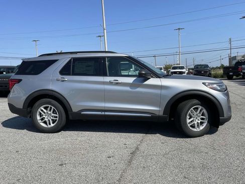 New 2025 Ford Explorer Active image 26