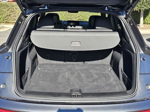 Used 2023 Audi Q5 2.0T Premium w/ Convenience Package image 7