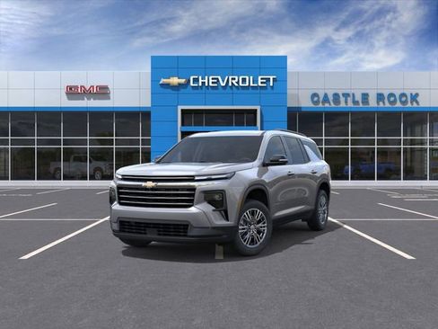 New 2026 Chevrolet Traverse LT image 8