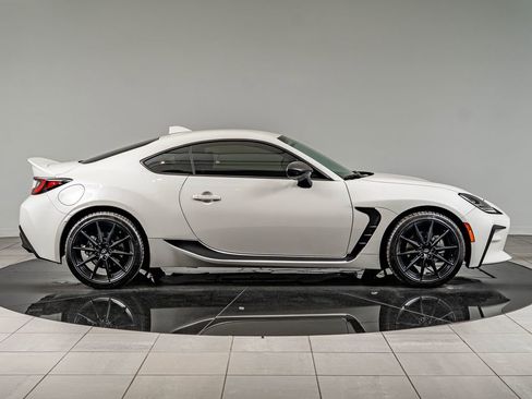 Used 2024 Toyota GR86 Premium RWD image 4