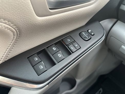 Certified 2017 Toyota Camry XLE image 14