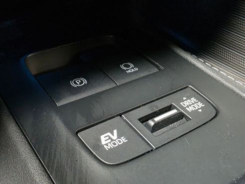 Used 2021 Toyota Venza Limited AWD/4WD image 21