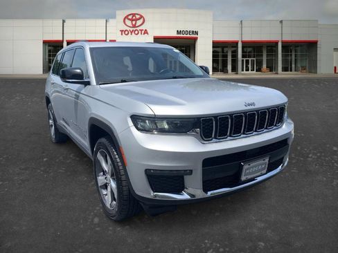 Used 2021 Jeep Grand Cherokee L Limited AWD/4WD image 3