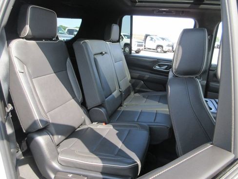 Certified 2023 GMC Yukon XL SLT AWD/4WD image 26